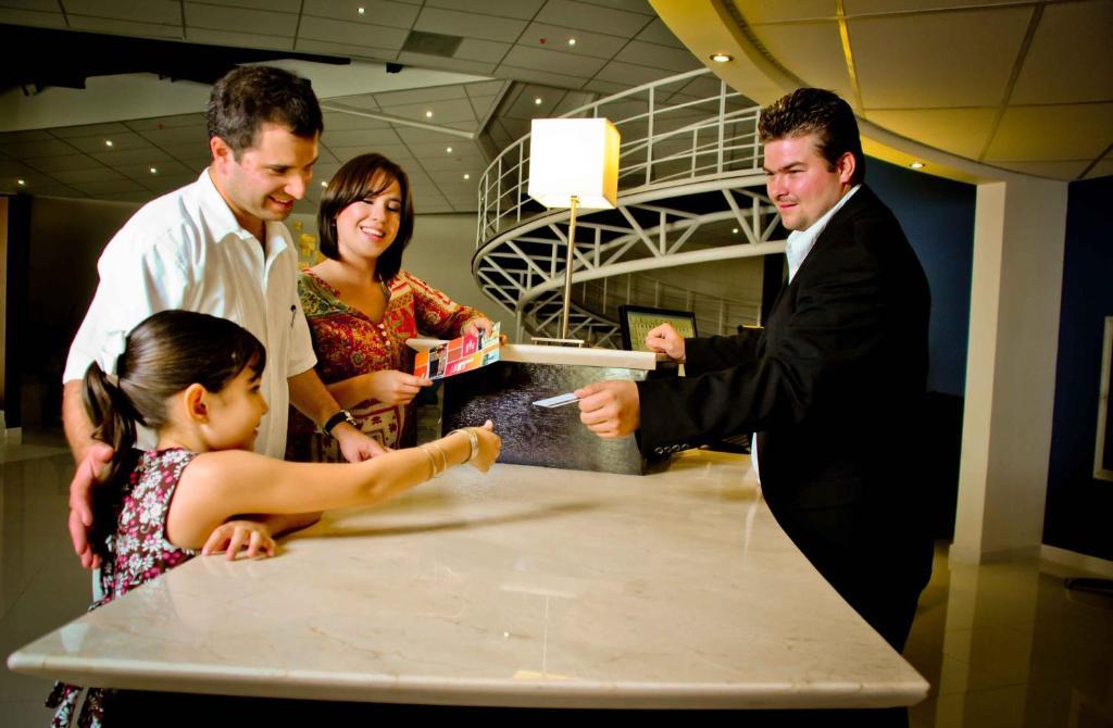 L Hotel Mexicali Extérieur photo